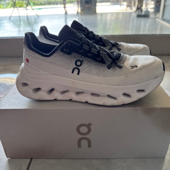 On Running White and Black Sneakers with Sleek Design - Picture 7 of 8